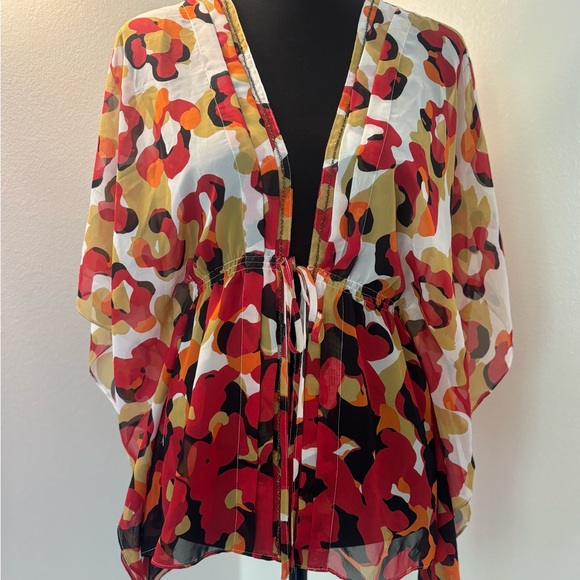 Sheer kimono style top. Tie closure with small chain detail. - Picture 7 of 7